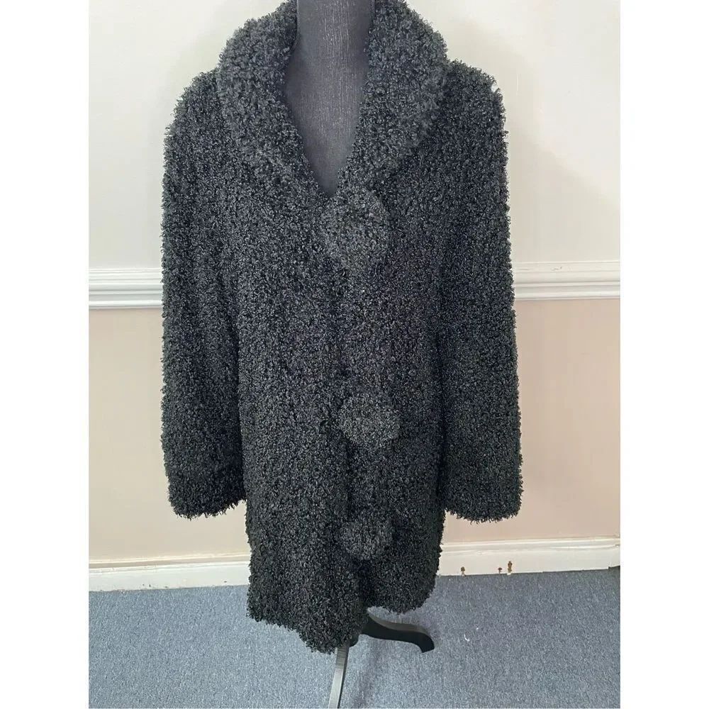 MontanaCo Black Fuzzy Fux Persian Coat Size Medium